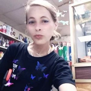 Meet your Posher, Pamela